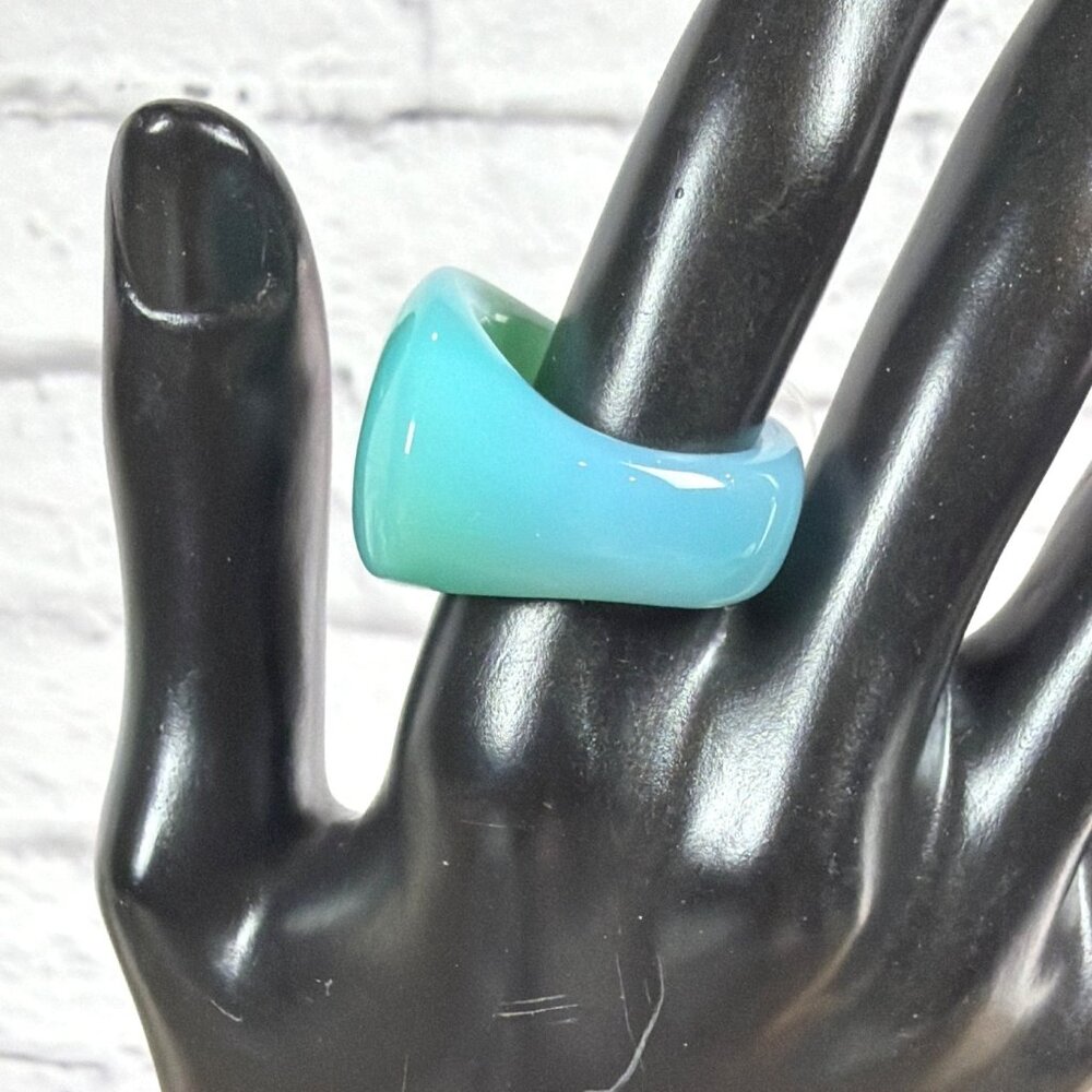 Retired Chloe Laclau Rio Resin Dome Ring 2008 Deadstock NWT Sz 9 Boutique Brazil - Picture 16 of 16